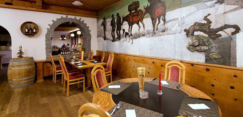 Hotel Hotel Crusch Alba Swiss Lodge Zernez 3*